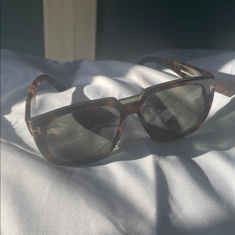 Tom Ford FT1025 56N Oliver 02 Sunglasses Havana Square Frame, Green Lenses